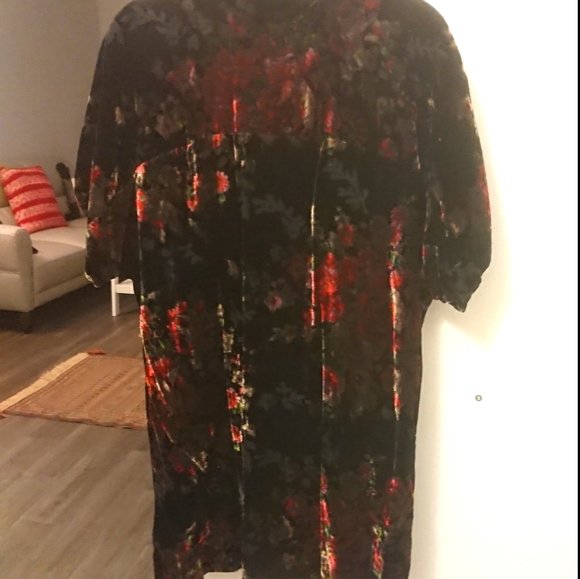 ✨HP✨ Zara Velvet floral mini dress - Picture 3 of 5